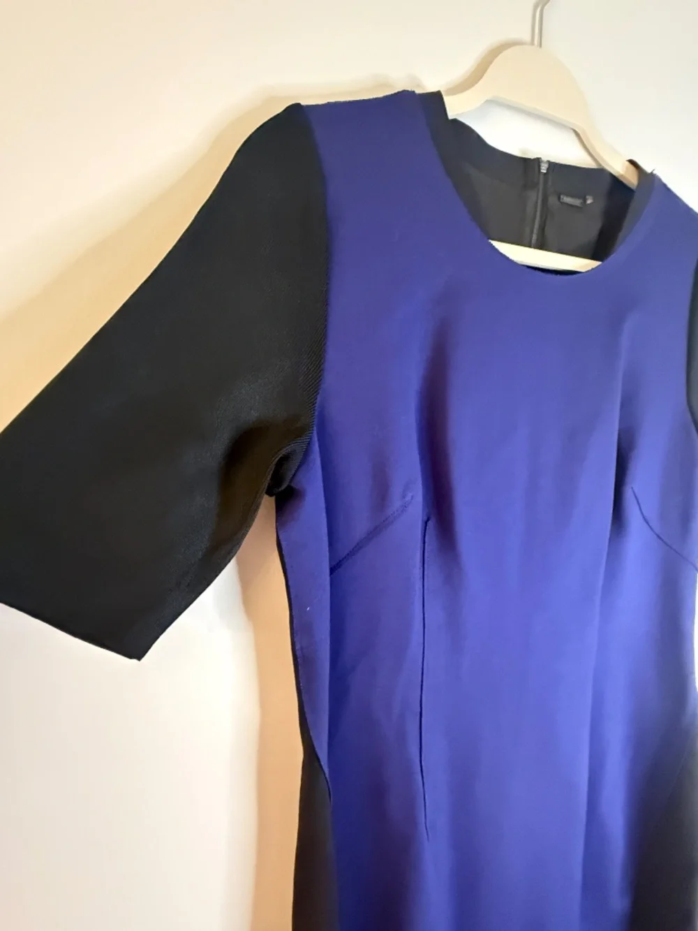 Elie Tahari Colorblock Sheath Dress | Size 6 | Royal Blue & Black